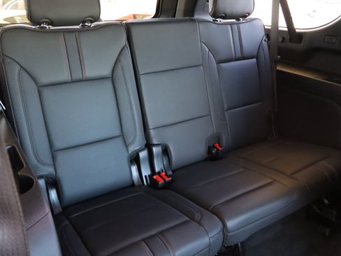 Certified 2025 Chevrolet Suburban RST w/ Comfort Package image 39