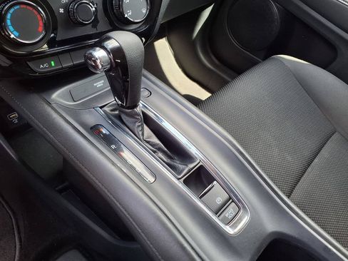 Used 2021 Honda HR-V LX image 21