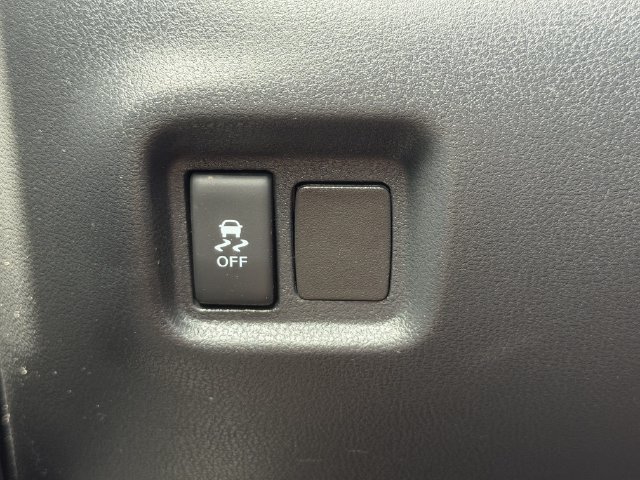 Used 2014 Nissan Versa S Plus FWD image 22