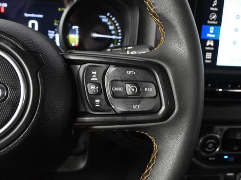 Used 2024 Jeep Wrangler Unlimited AWD/4WD image 33