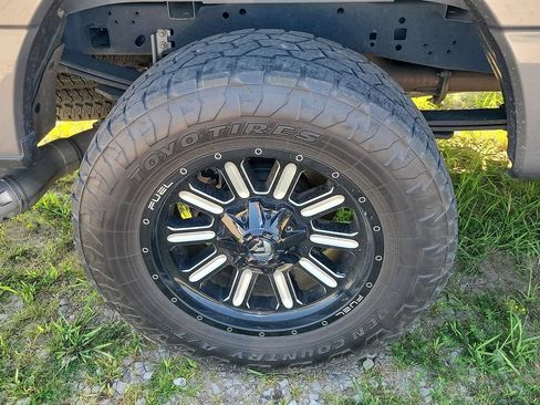 Used 2024 Ford F250 Lariat w/ Lariat Ultimate Package AWD/4WD image 5