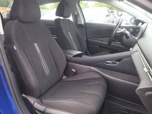 Used 2022 Hyundai Elantra SEL w/ Convenience Package FWD image 25