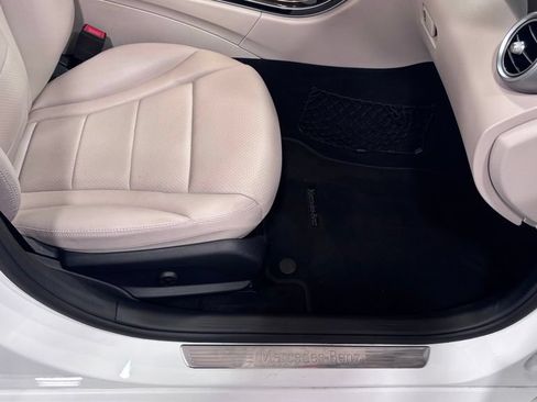 Used 2019 Mercedes-Benz C 300 4MATIC Sedan image 18