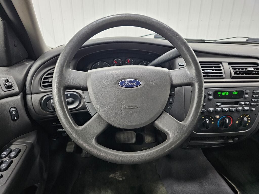 Used 2007 Ford Taurus SE FWD image 13