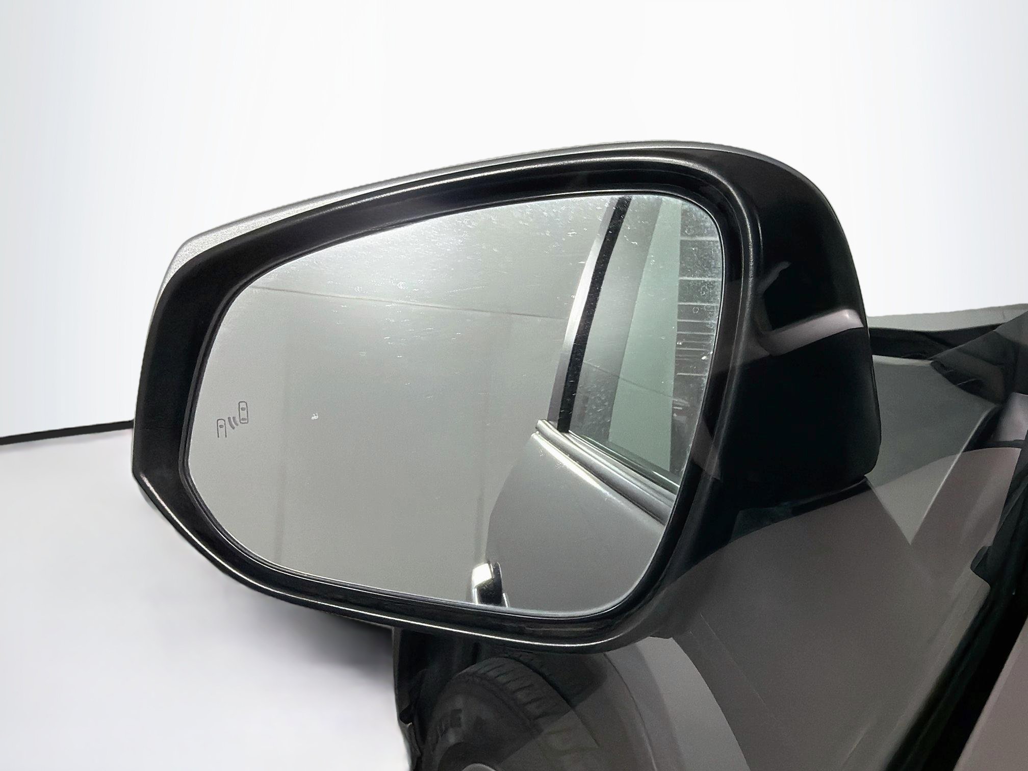 Used 2020 Toyota RAV4 XLE w/ Convenience Package FWD image 16