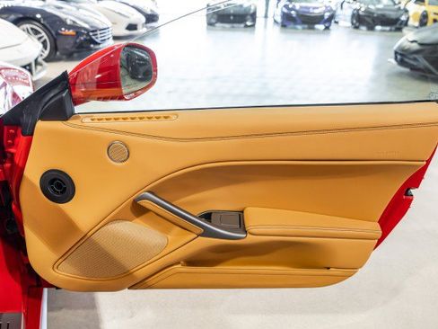 Used 2017 Ferrari F12 Berlinetta RWD image 32