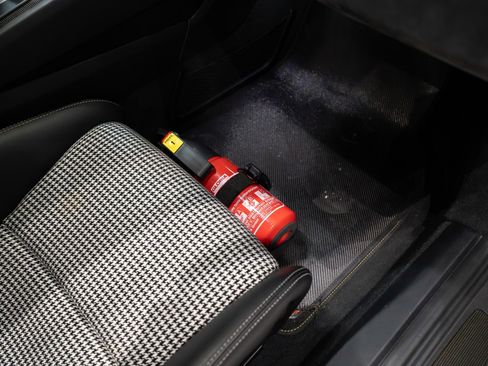 Used 2018 Porsche 911 GT2 RS image 36