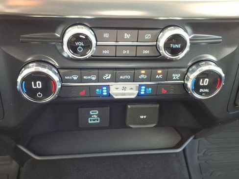 Used 2021 Ford F150 Lariat AWD/4WD image 26