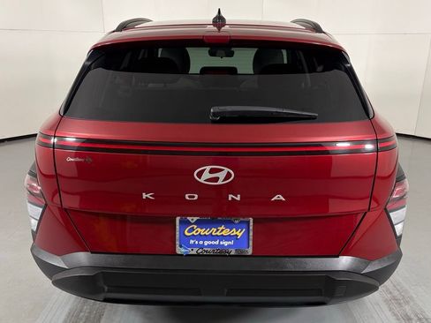 Used 2025 Hyundai Kona SEL FWD image 7