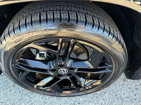 New 2026 Volkswagen Tiguan SE R-Line FWD image 24