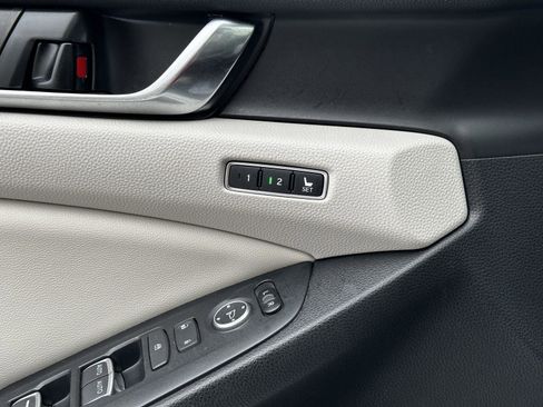 Certified 2019 Honda Accord Touring image 28