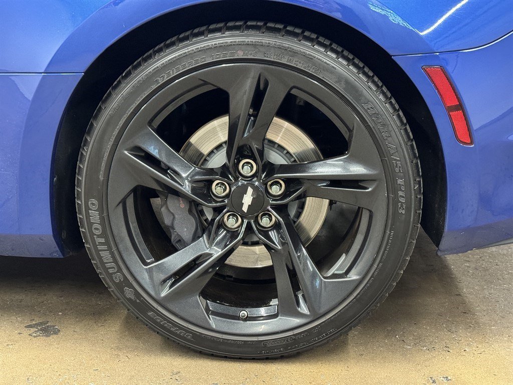 Used 2019 Chevrolet Camaro SS RWD image 9