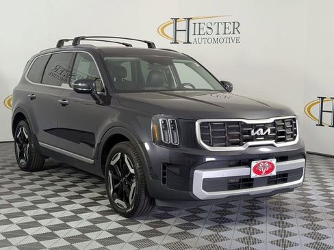 Used 2025 Kia Telluride S AWD/4WD image 2