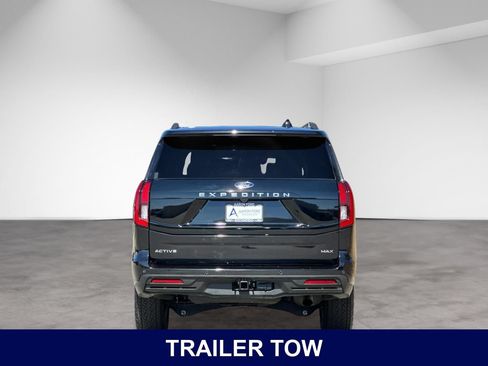 Used 2025 Ford Expedition Max Active AWD/4WD image 5