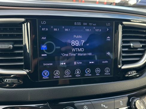 Used 2017 Chrysler Pacifica Touring-L FWD image 28