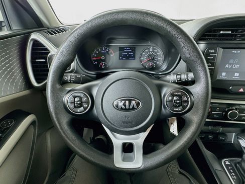 Used 2020 Kia Soul LX FWD image 11