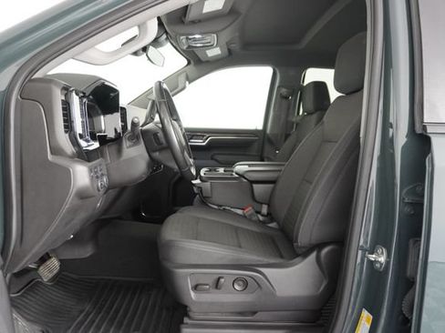 Used 2025 Chevrolet Silverado 1500 LT AWD/4WD image 19