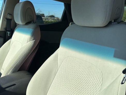 Used 2017 Hyundai Santa Fe Sport image 9