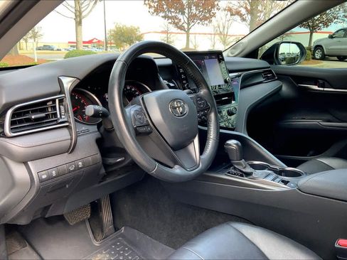 Used 2022 Toyota Camry XSE w/ Navigation Package image 18