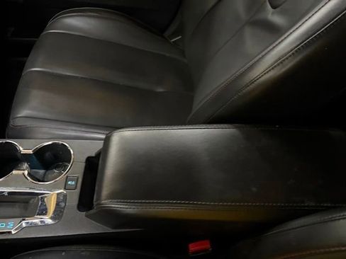 Used 2016 Chevrolet Equinox LTZ w/ Enhanced Convenience Package FWD image 39