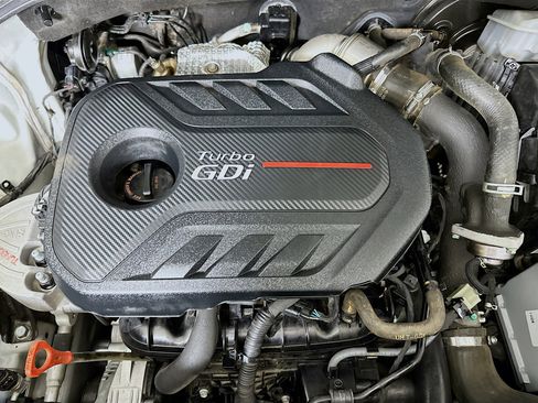 Used 2018 Hyundai Santa Fe Sport 2.0T image 32