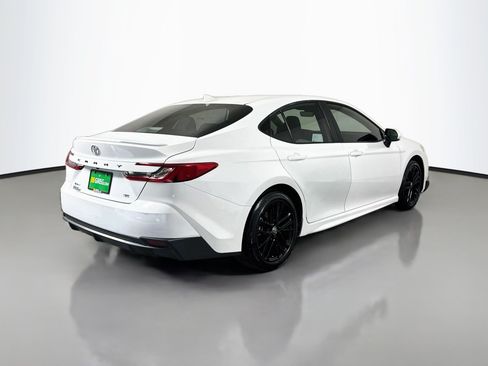 Used 2025 Toyota Camry SE w/ Convenience Package FWD image 10