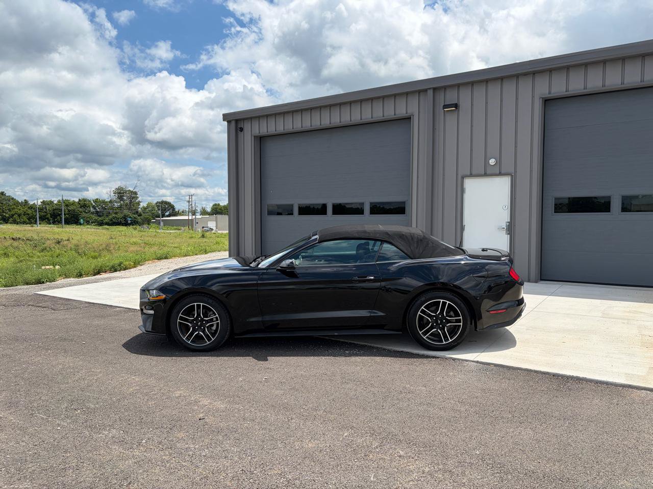Used 2021 Ford Mustang Premium RWD image 2