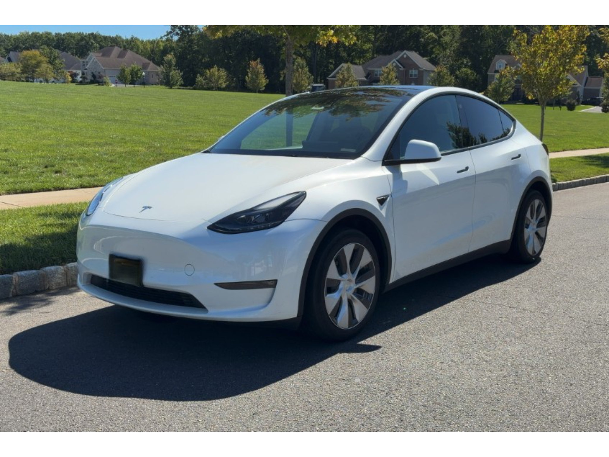 Used 2023 Tesla Model Y Long Range AWD/4WD image 1