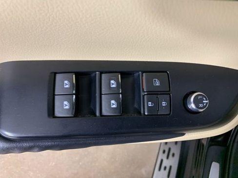 Used 2014 Toyota Highlander Limited image 20