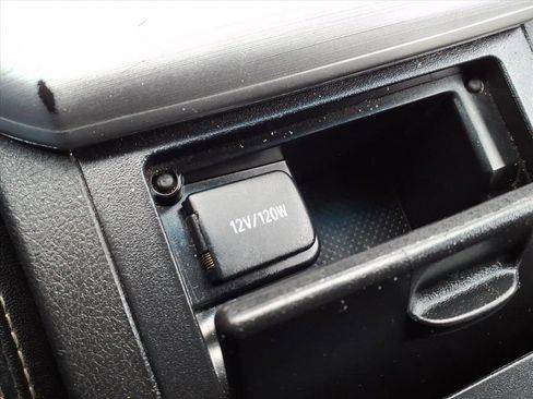 Used 2014 Toyota Camry L image 28