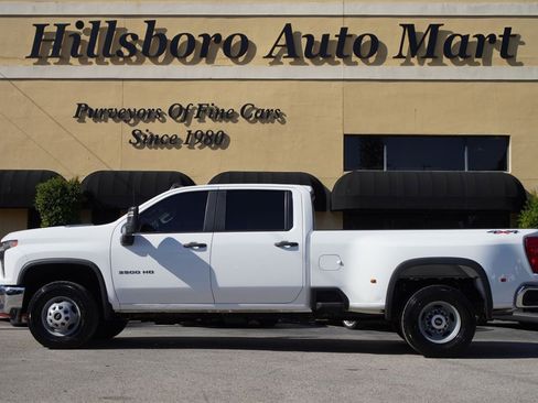 Used 2020 Chevrolet Silverado 3500 W/T w/ WT Convenience Package image 3