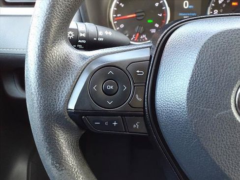 Certified 2021 Toyota RAV4 XLE FWD image 22