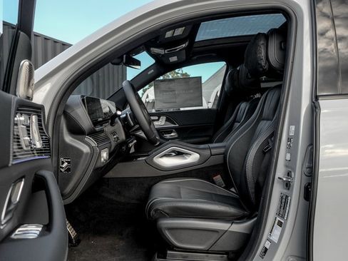 New 2026 Mercedes-Benz GLS 580 4MATIC image 11