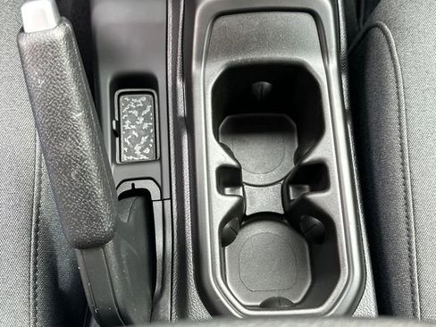 Used 2025 Jeep Wrangler Sport AWD/4WD image 27