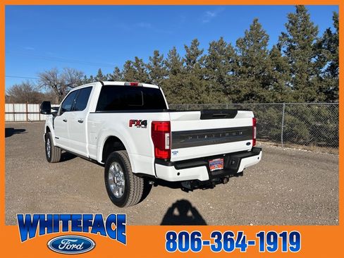 Used 2022 Ford F250 Platinum w/ FX4 Off-Road Package image 4