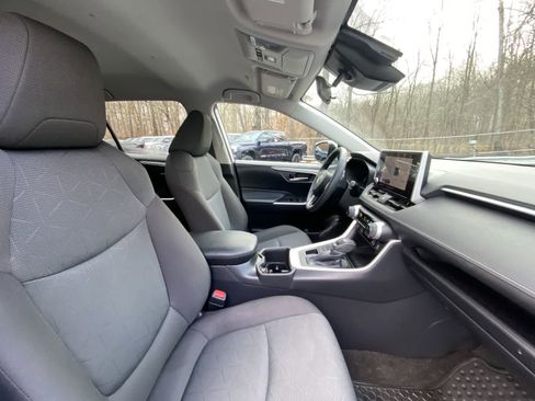 Used 2024 Toyota RAV4 XLE image 28