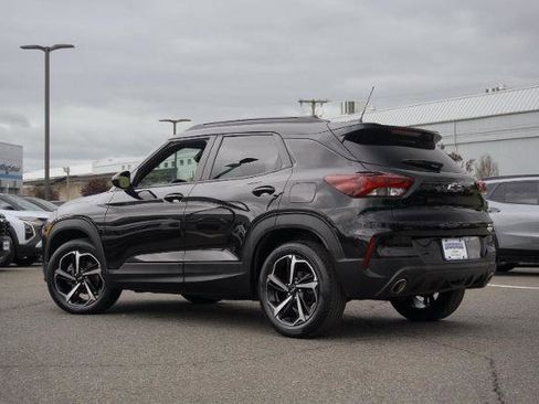 Used 2023 Chevrolet TrailBlazer RS w/ Sun and Liftgate Package AWD/4WD image 8