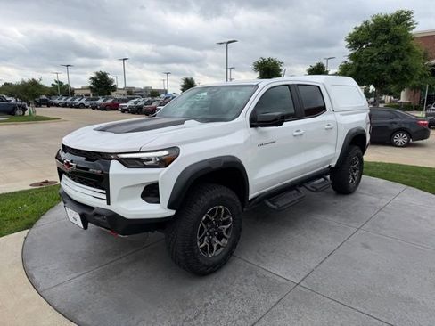 Used 2024 Chevrolet Colorado ZR2 w/ Technology Package image 3