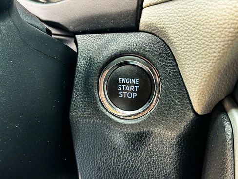 Used 2020 Toyota RAV4 XLE image 17