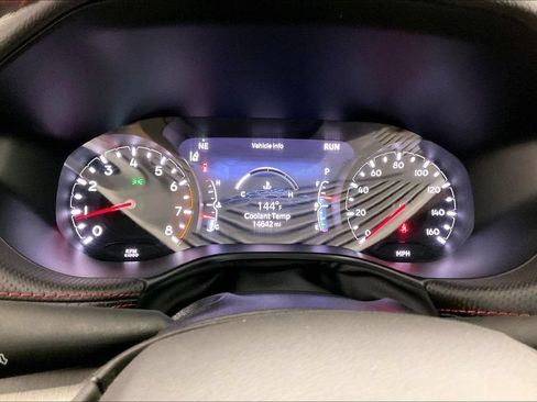 Used 2025 Jeep Compass Trailhawk AWD/4WD image 12