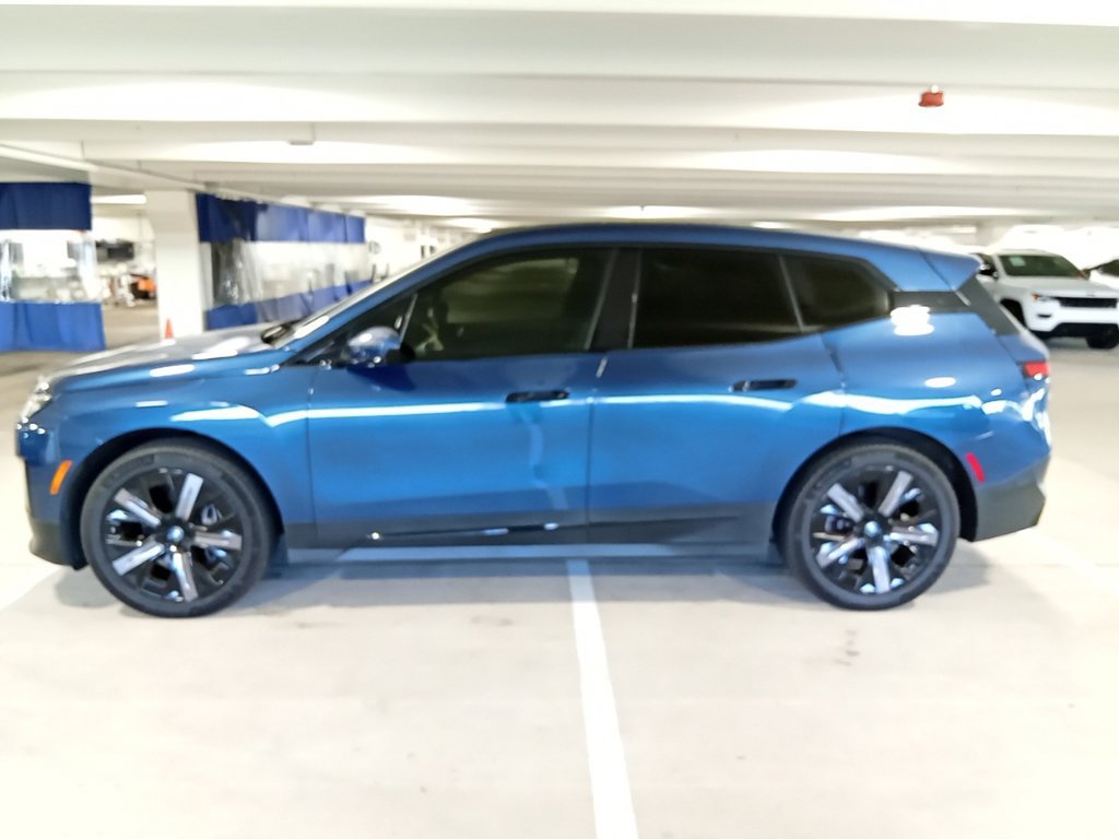 Used 2024 BMW iX xDrive50 w/ Convenience Package AWD/4WD image 8