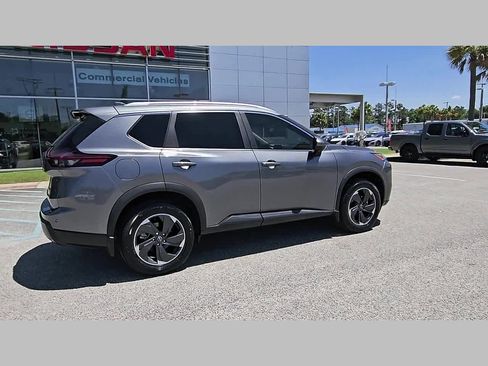 Used 2024 Nissan Rogue SV w/ SV Premium Package FWD image 34