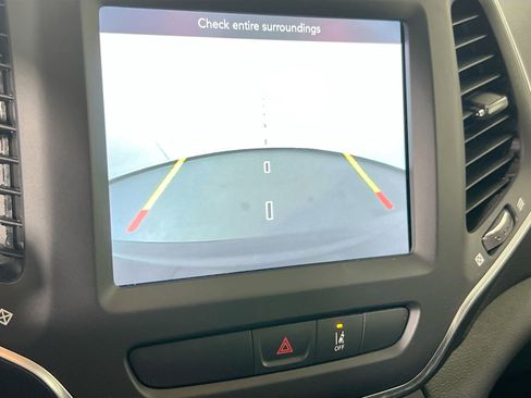 Used 2022 Jeep Cherokee Latitude Lux image 13