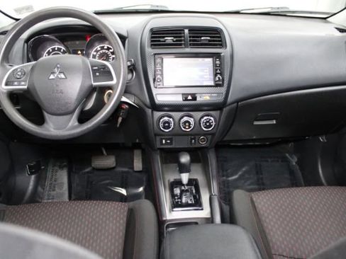 Used 2018 Mitsubishi Outlander Sport ES image 2