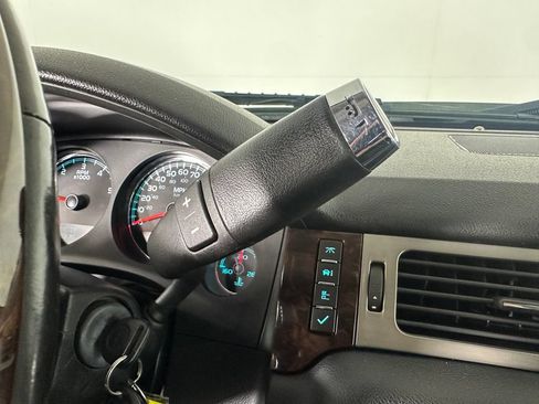 Used 2013 GMC Sierra 2500 Denali w/ Suspension Package, Off-Road AWD/4WD image 16