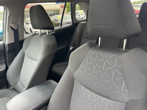 Used 2021 Toyota RAV4 XLE w/ Convenience Package AWD/4WD image 7