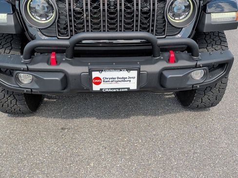 Used 2024 Jeep Gladiator Rubicon w/ Technology Group AWD/4WD image 12