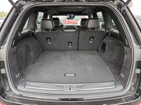 Used 2024 Jeep Grand Cherokee Summit w/ Luxury Tech Group V image 7