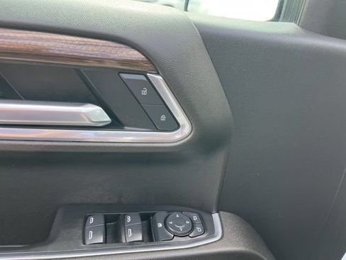 Used 2025 Chevrolet Silverado 1500 LT RWD image 13