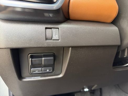 Used 2025 GMC Canyon AT4 w/ Technology Plus Package AWD/4WD image 22